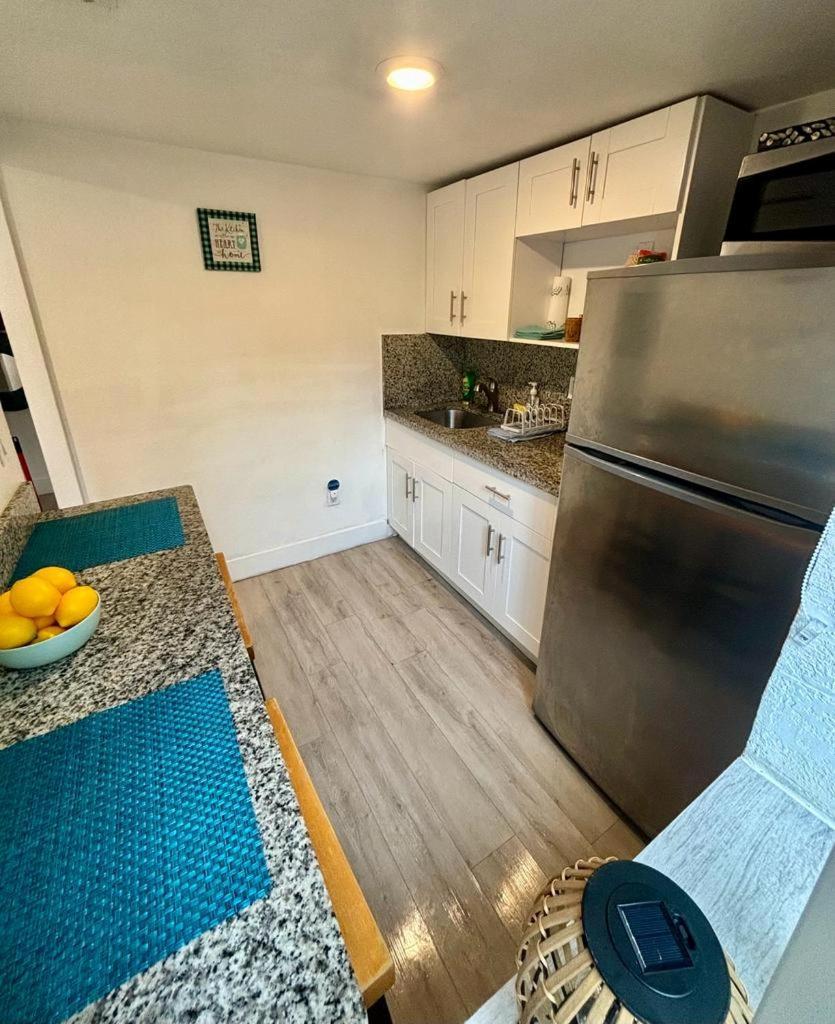 Nice Queen Bedroom - Best Location In Miami - Luggage Storage Service, Parking And Laundry Экстерьер фото