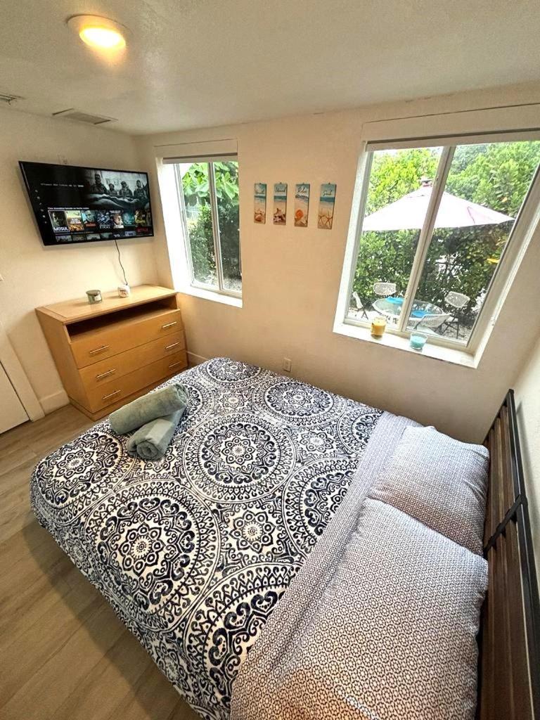 Nice Queen Bedroom - Best Location In Miami - Luggage Storage Service, Parking And Laundry Экстерьер фото